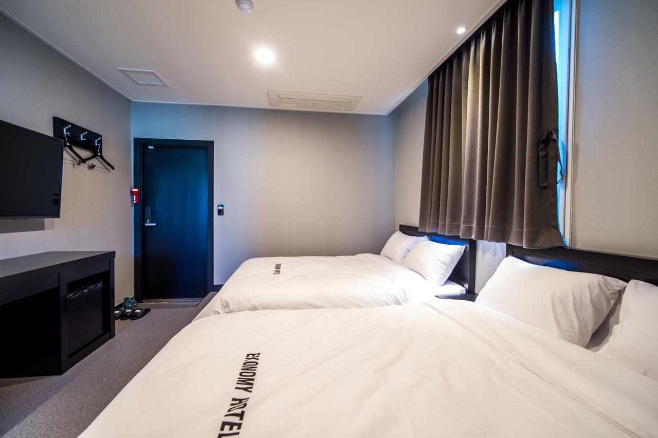 Ekonomy Hotel Jeongseon Exterior foto