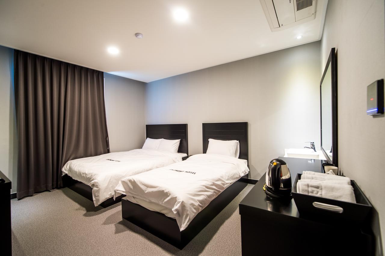 Ekonomy Hotel Jeongseon Exterior foto