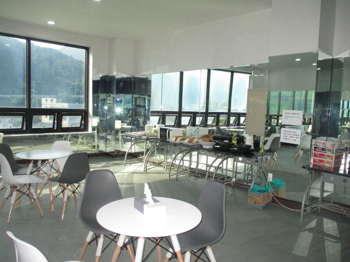 Ekonomy Hotel Jeongseon Exterior foto